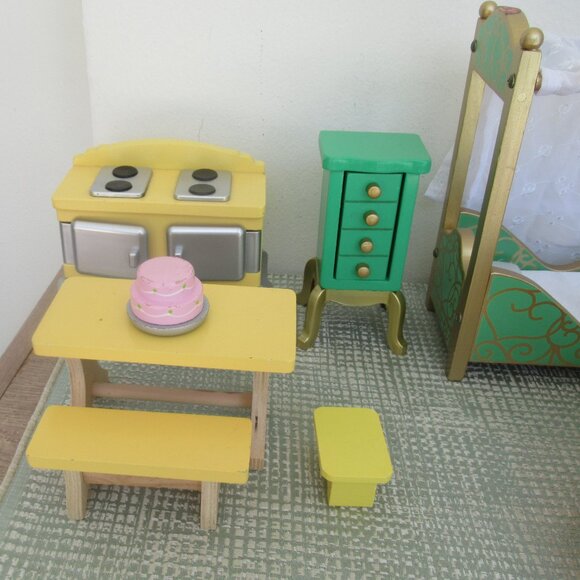 Kidkraft Lot of Wooden Dollhouse Doll Furniture Stove, Table, Bench Bedroom Bath - Picture 3 of 14